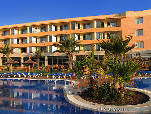 Fotos Hotel mit Pool bei Dämmerung | 